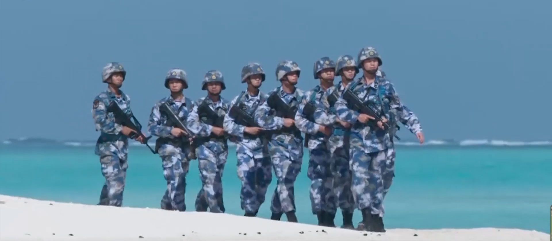 走进人民海军